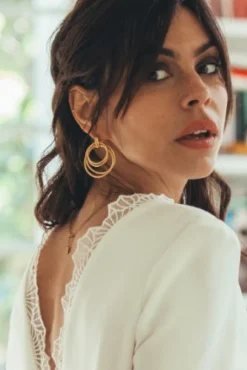 BOUCLES D OREILLES BRUNE
