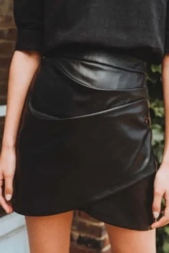 JUPE POLLY SIMILI CUIR NOIR