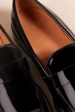 MOCASSINS VERNIS AMBER NOIR